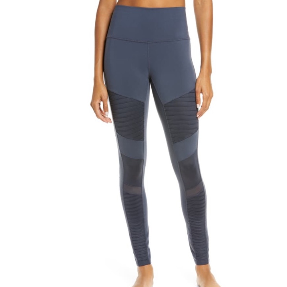 LAST DAY. ACCEPTING OFFERS! Alo yoga moto leggings - Picture 1 of 2